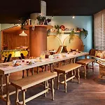 Hotel Mama Shelter West 3*